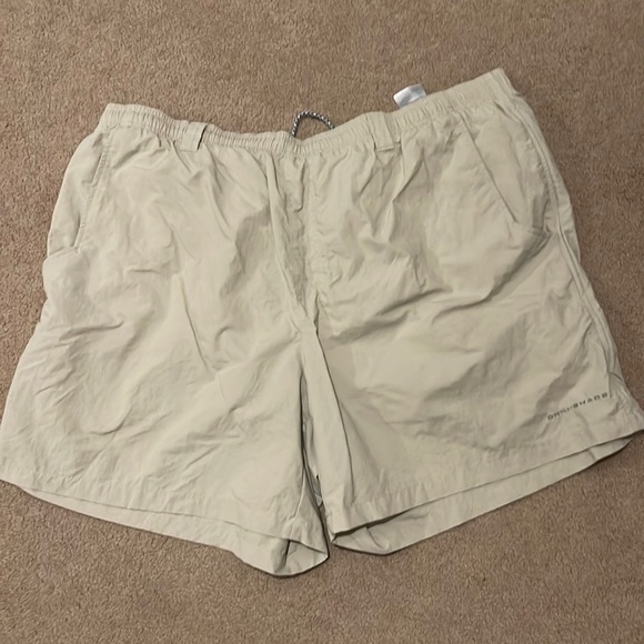 Columbia hiking/swim trunks - Picture 1 of 3